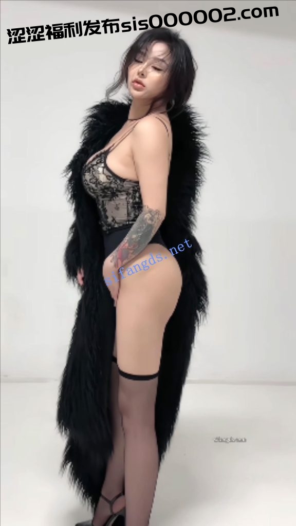 重磅重庆巨乳网红谢佳佳各种情趣内衣秀豪乳露奶又大又软【29V】【112M】